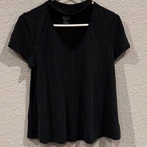Mossimo t shirt with neck cutout | Black | Size M
